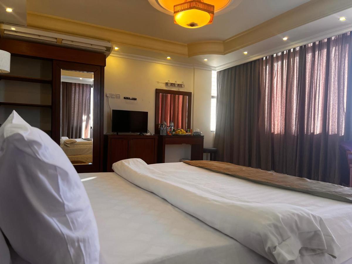 Oscar Hotel Petra Wadi Musa Exteriör bild