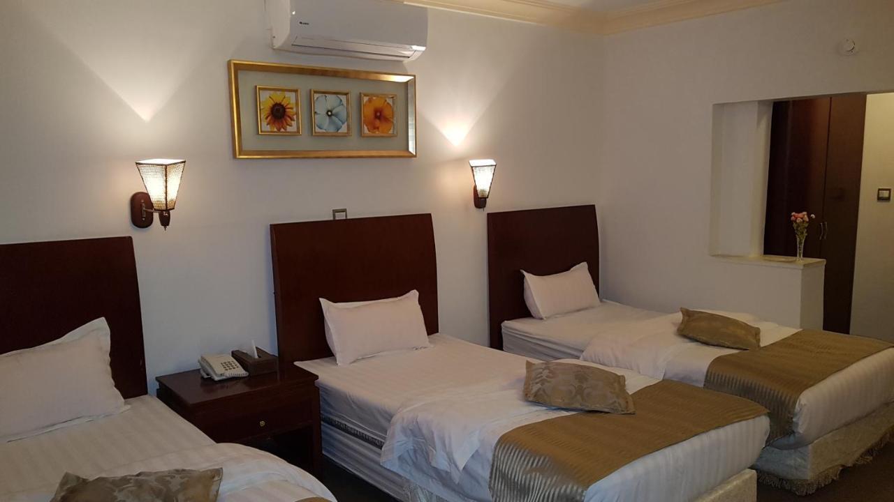 Oscar Hotel Petra Wadi Musa Exteriör bild
